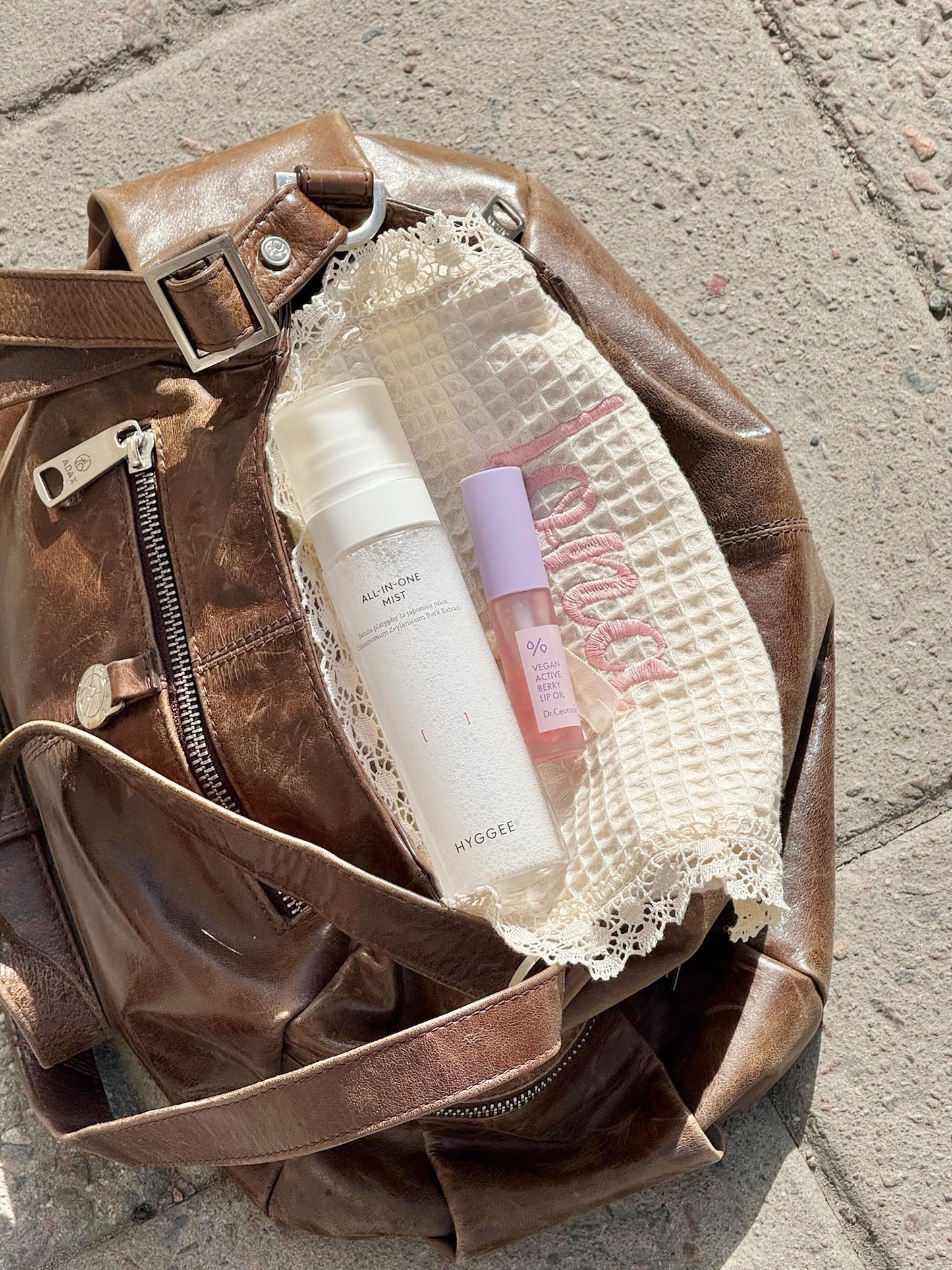 makeup bag ingrid